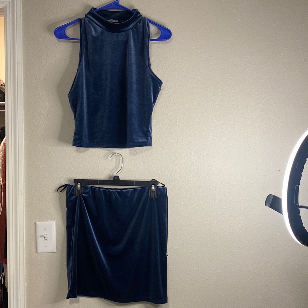 Two piece skirt set